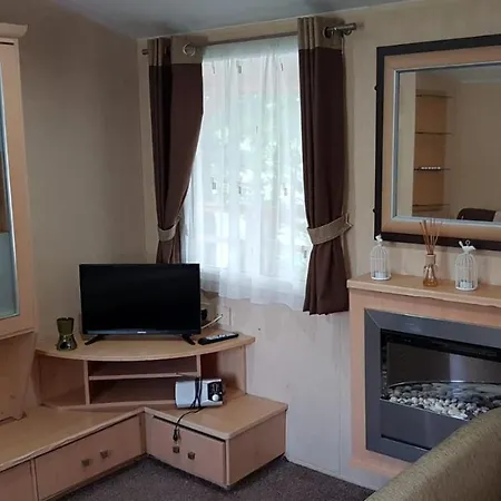 Urocza Przystan Lodge *