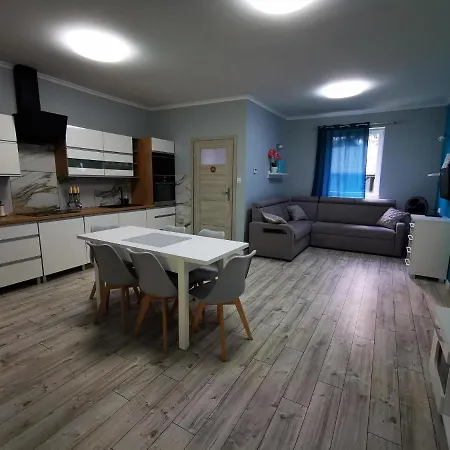 Urocza Przystan Lodge *