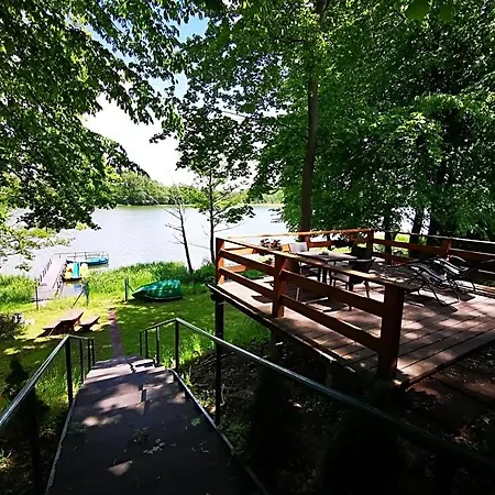 Urocza Przystan Lodge