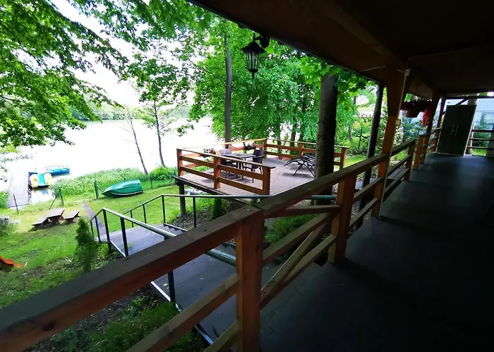 Urocza Przystan Lodge