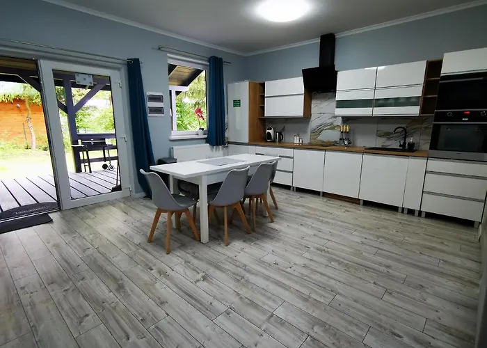 Urocza Przystan Lodge